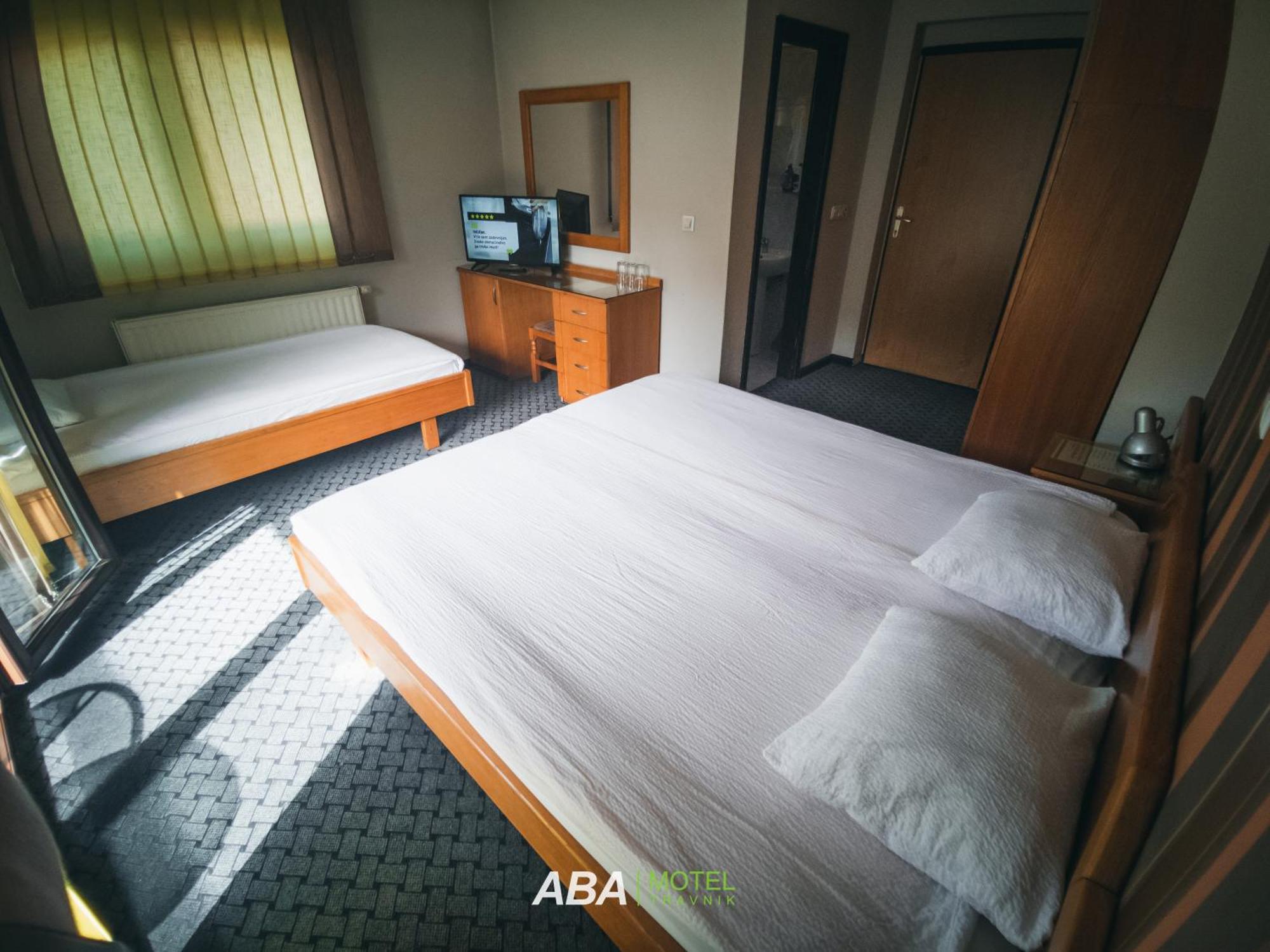 Garni Motel Aba ทราฟนิค ภายนอก รูปภาพ