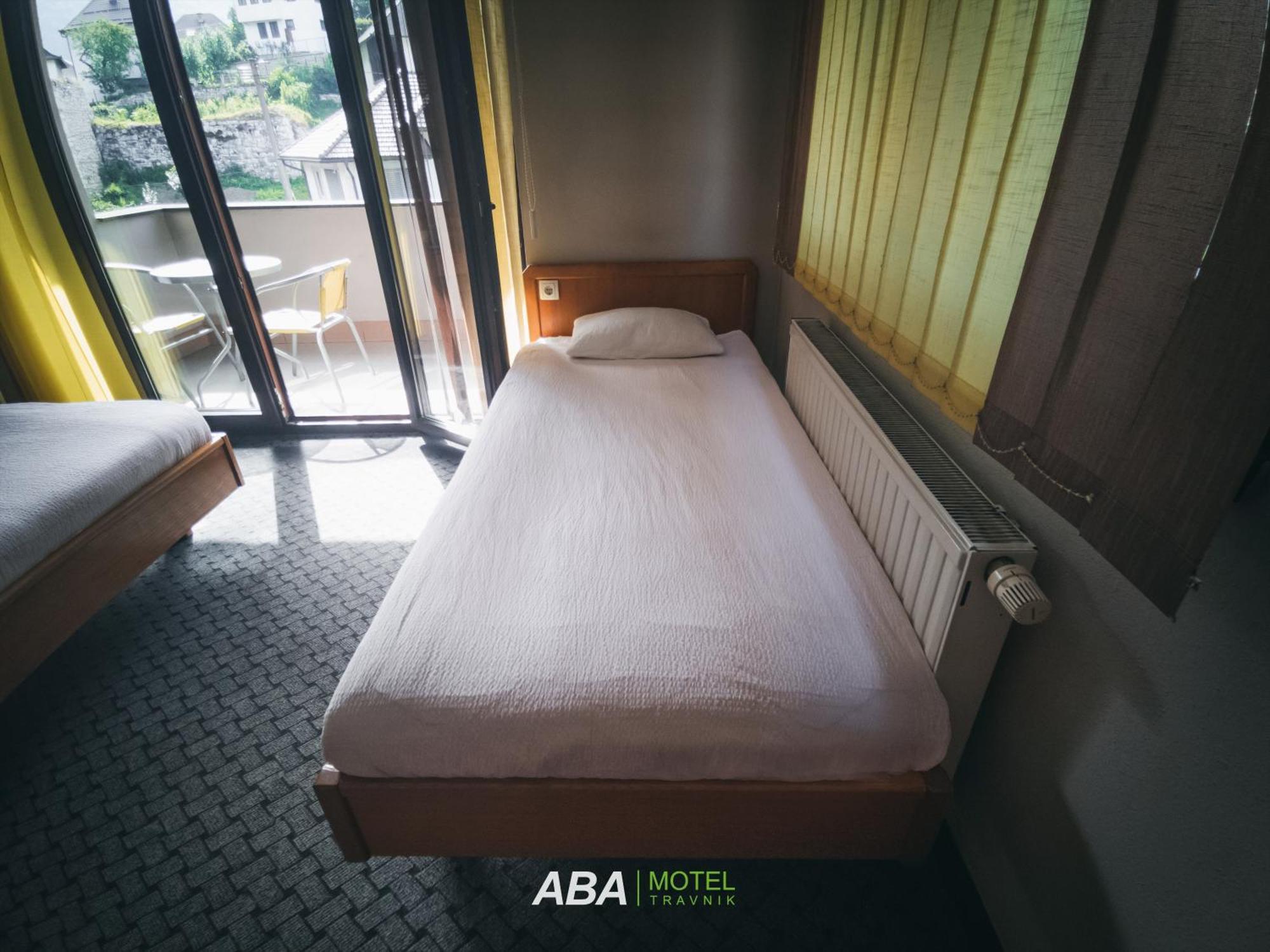 Garni Motel Aba ทราฟนิค ภายนอก รูปภาพ