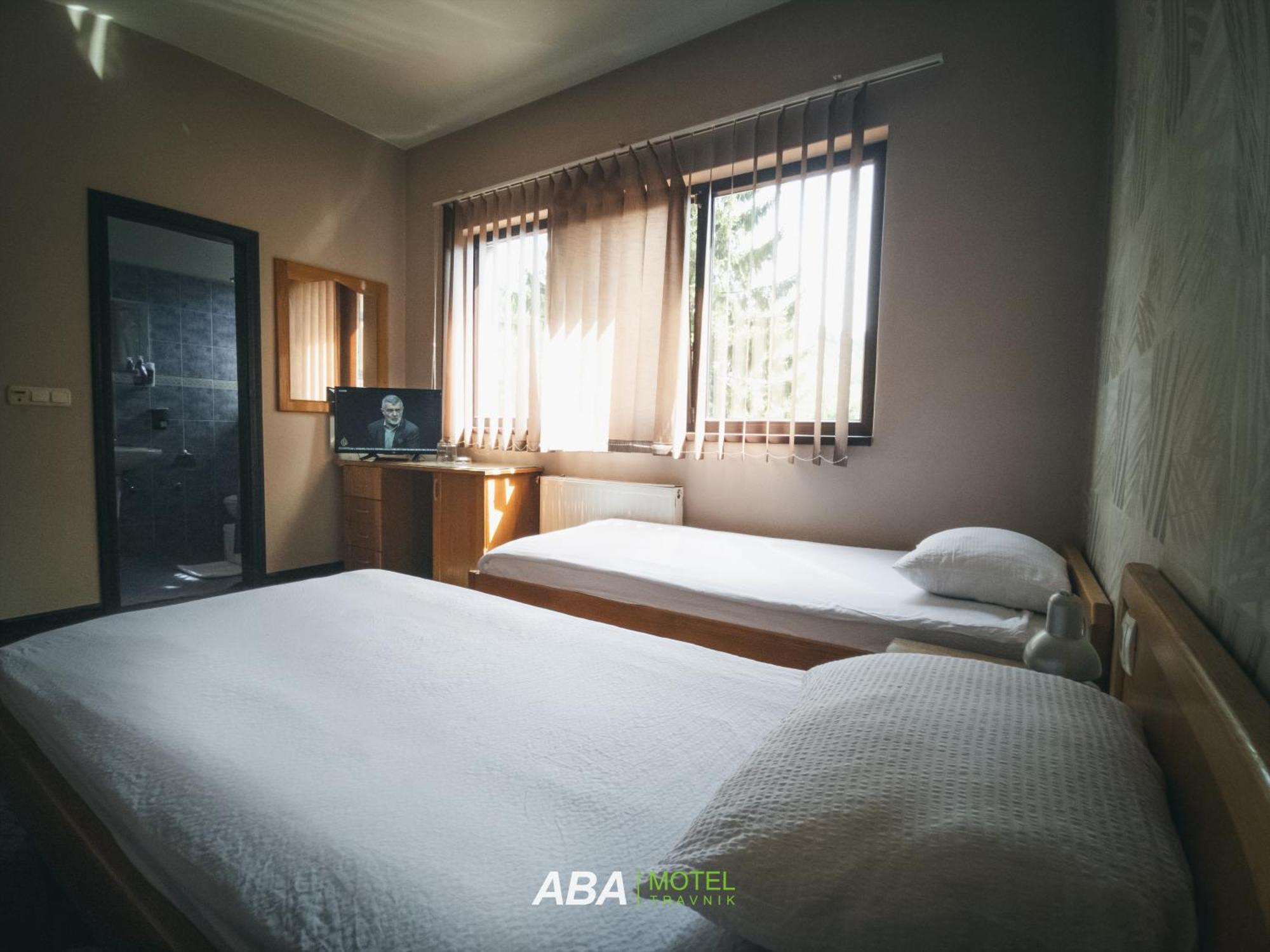 Garni Motel Aba ทราฟนิค ภายนอก รูปภาพ