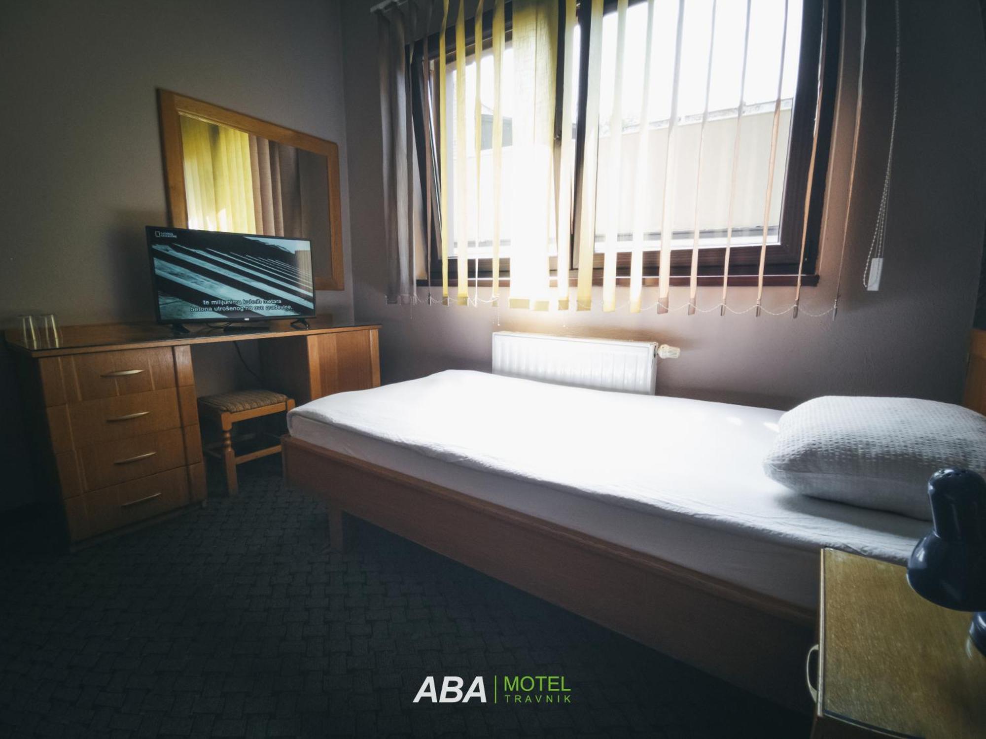 Garni Motel Aba ทราฟนิค ภายนอก รูปภาพ