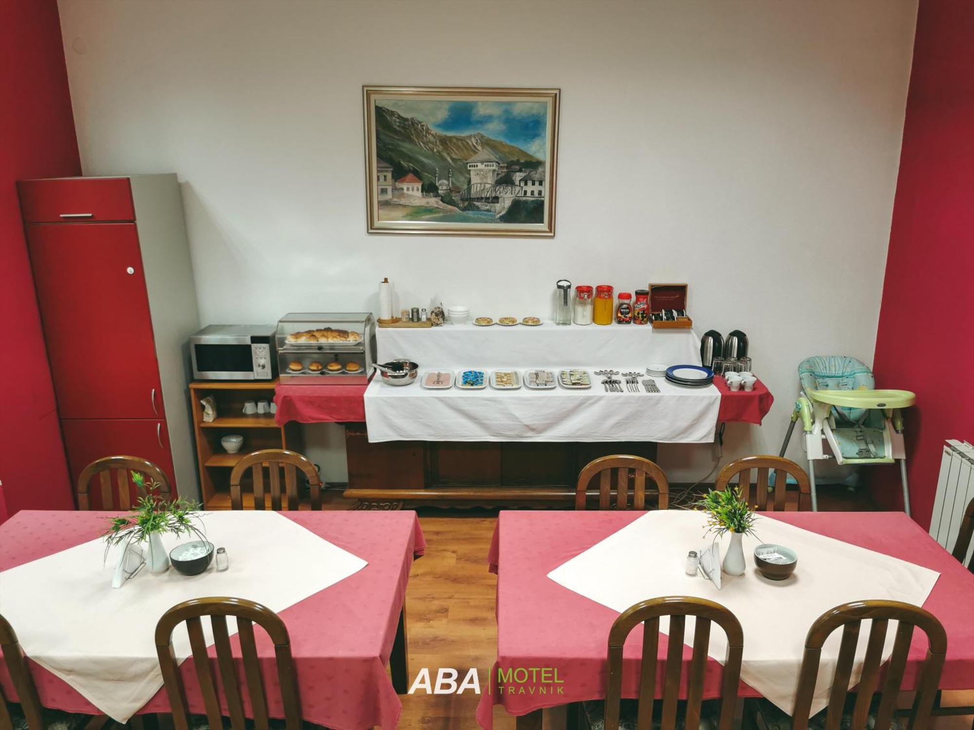 Garni Motel Aba ทราฟนิค ภายนอก รูปภาพ