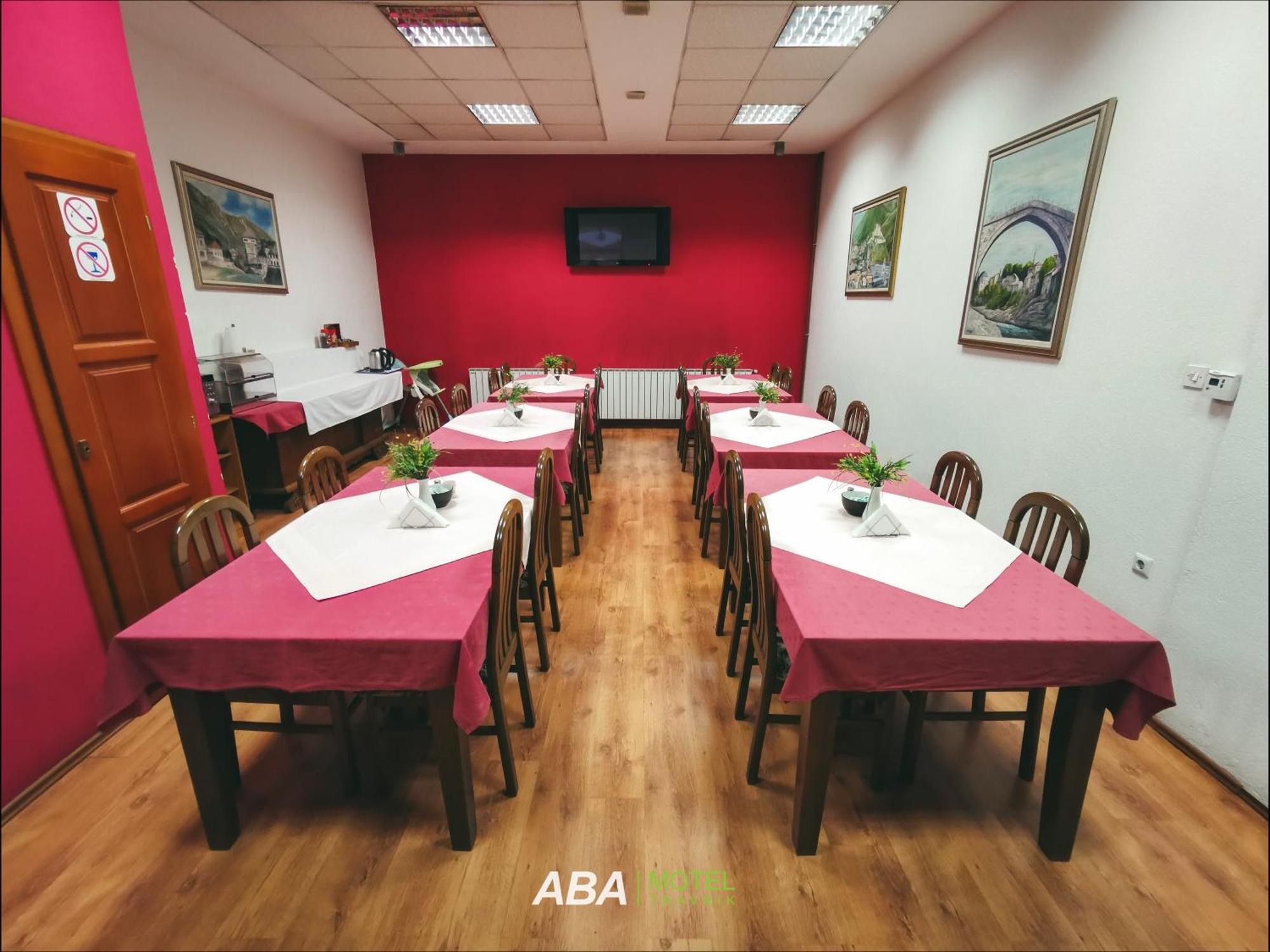 Garni Motel Aba ทราฟนิค ภายนอก รูปภาพ