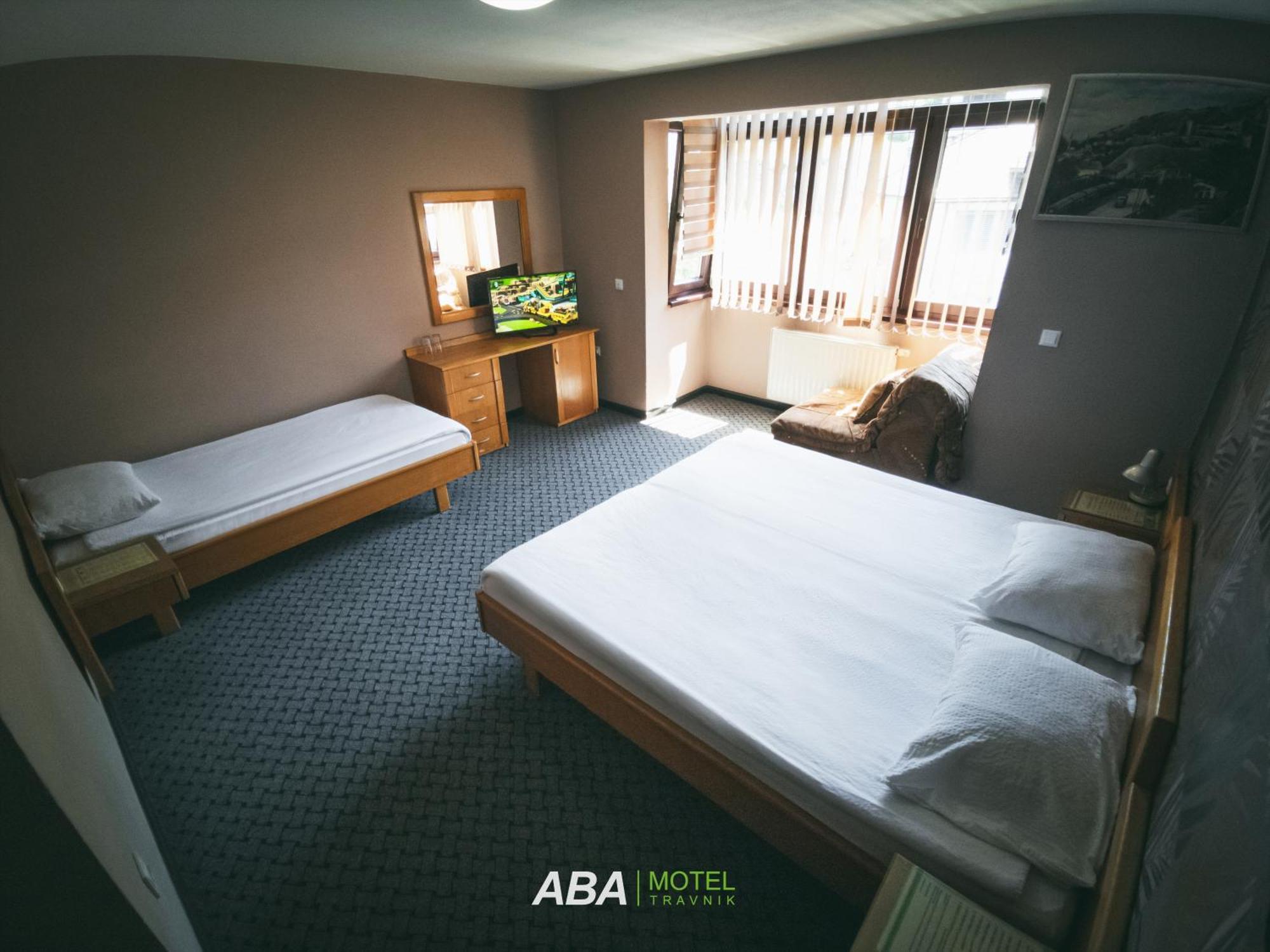 Garni Motel Aba ทราฟนิค ภายนอก รูปภาพ