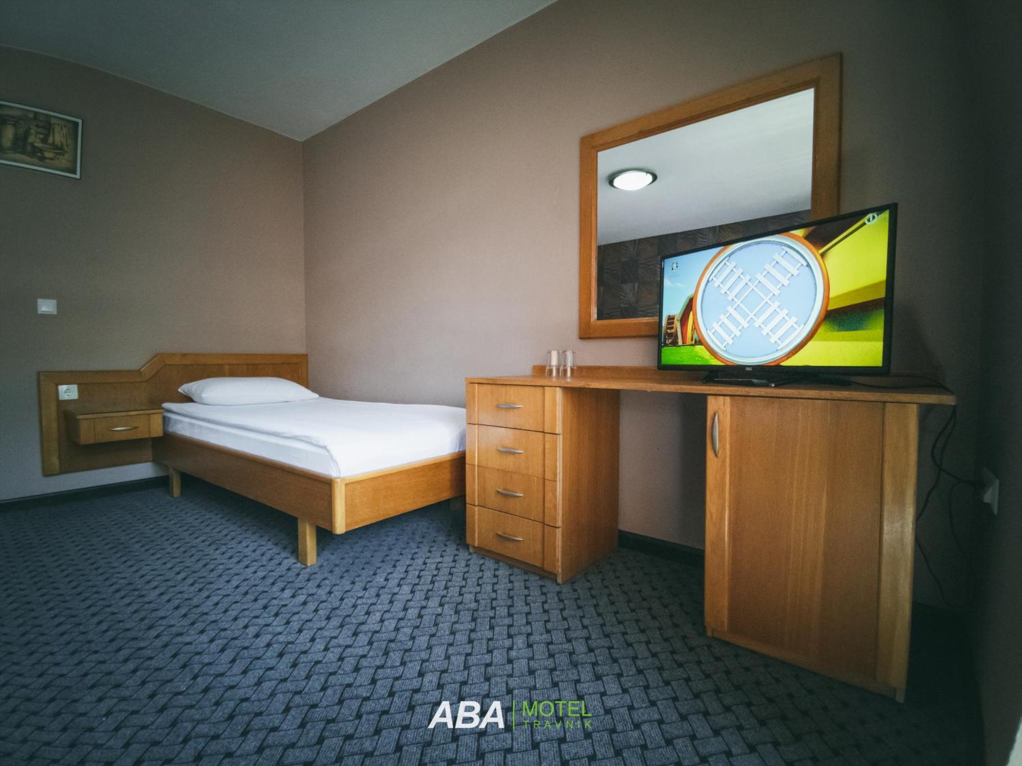 Garni Motel Aba ทราฟนิค ภายนอก รูปภาพ