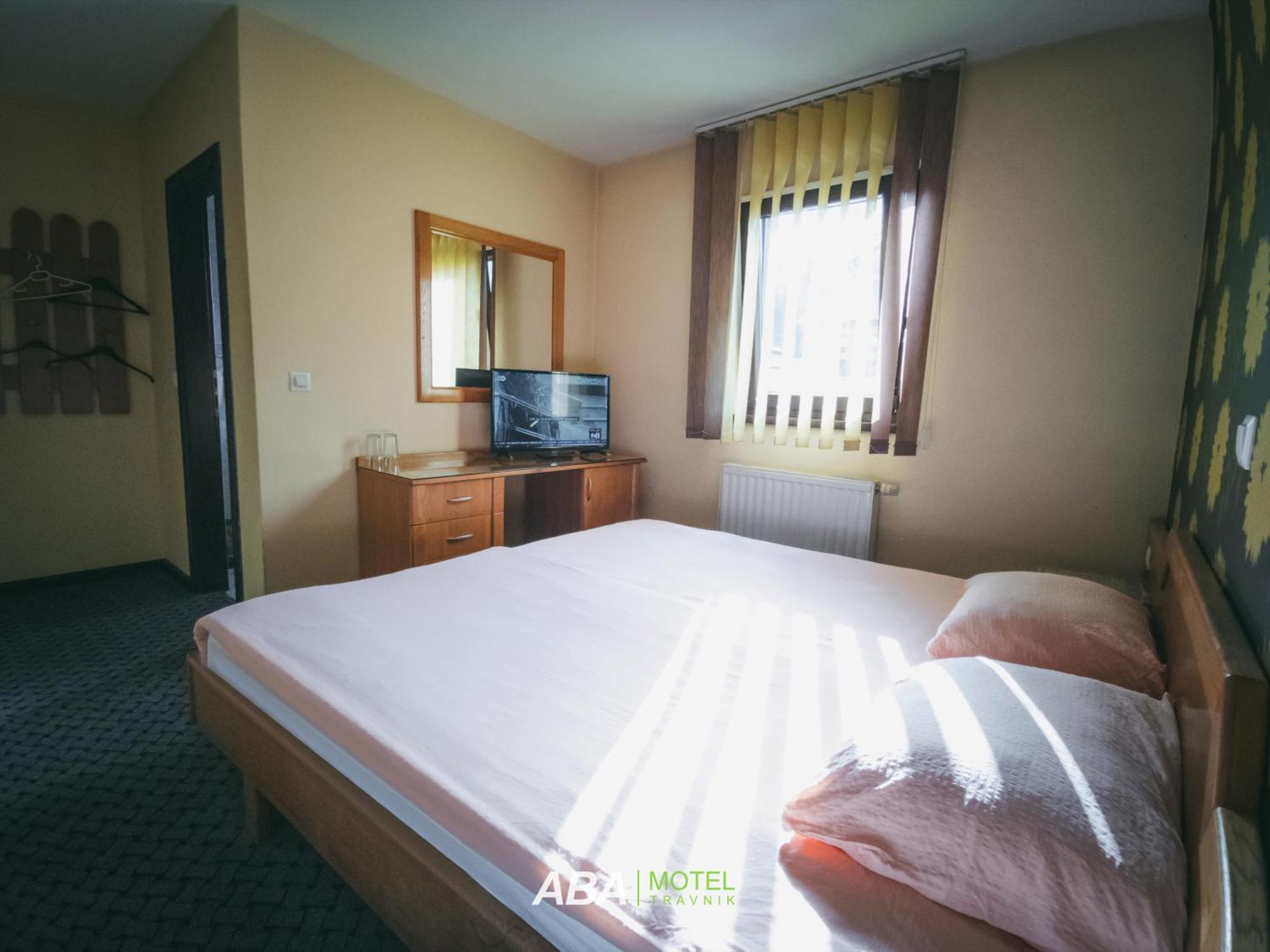 Garni Motel Aba ทราฟนิค ภายนอก รูปภาพ